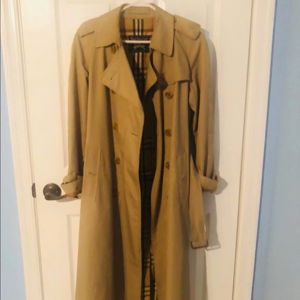 Women Burberry trench coat